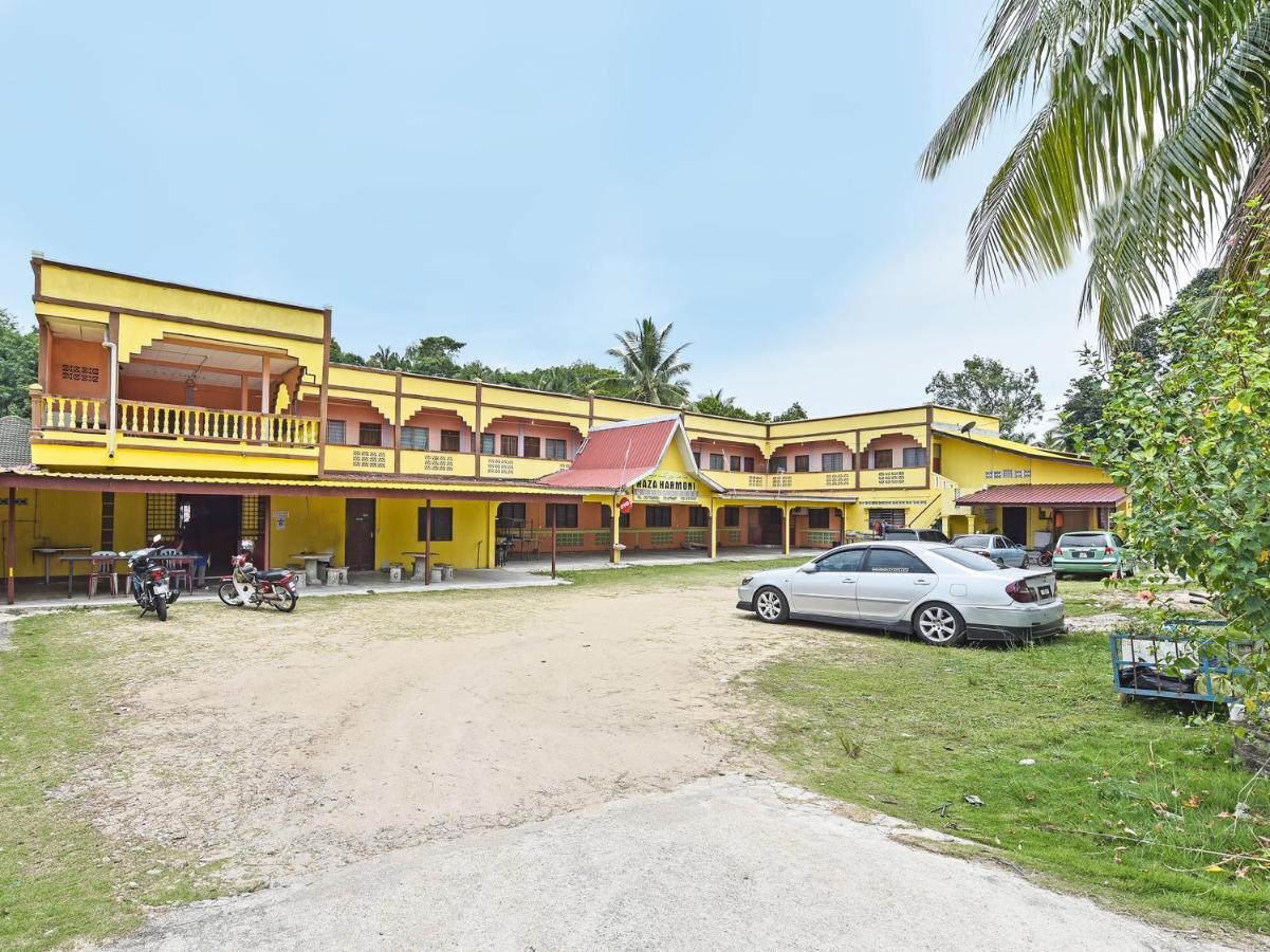Oyo 90454 Haza Harmoni Guesthouse コタバル エクステリア 写真