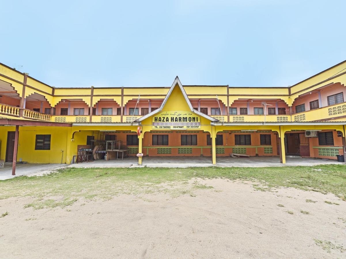 Oyo 90454 Haza Harmoni Guesthouse コタバル エクステリア 写真