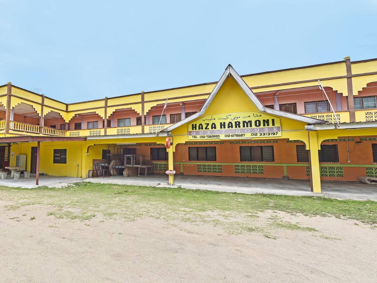 Oyo 90454 Haza Harmoni Guesthouse コタバル エクステリア 写真