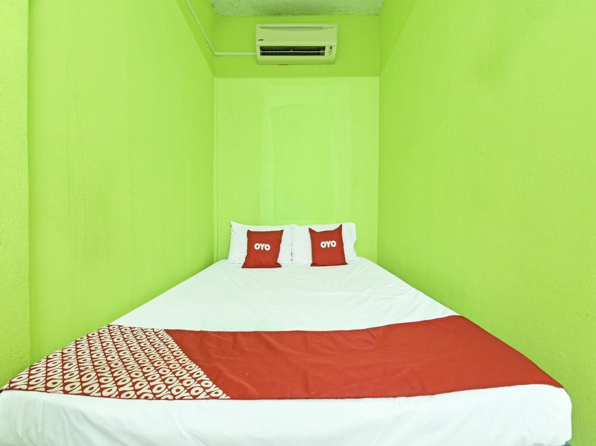 Oyo 90454 Haza Harmoni Guesthouse コタバル エクステリア 写真