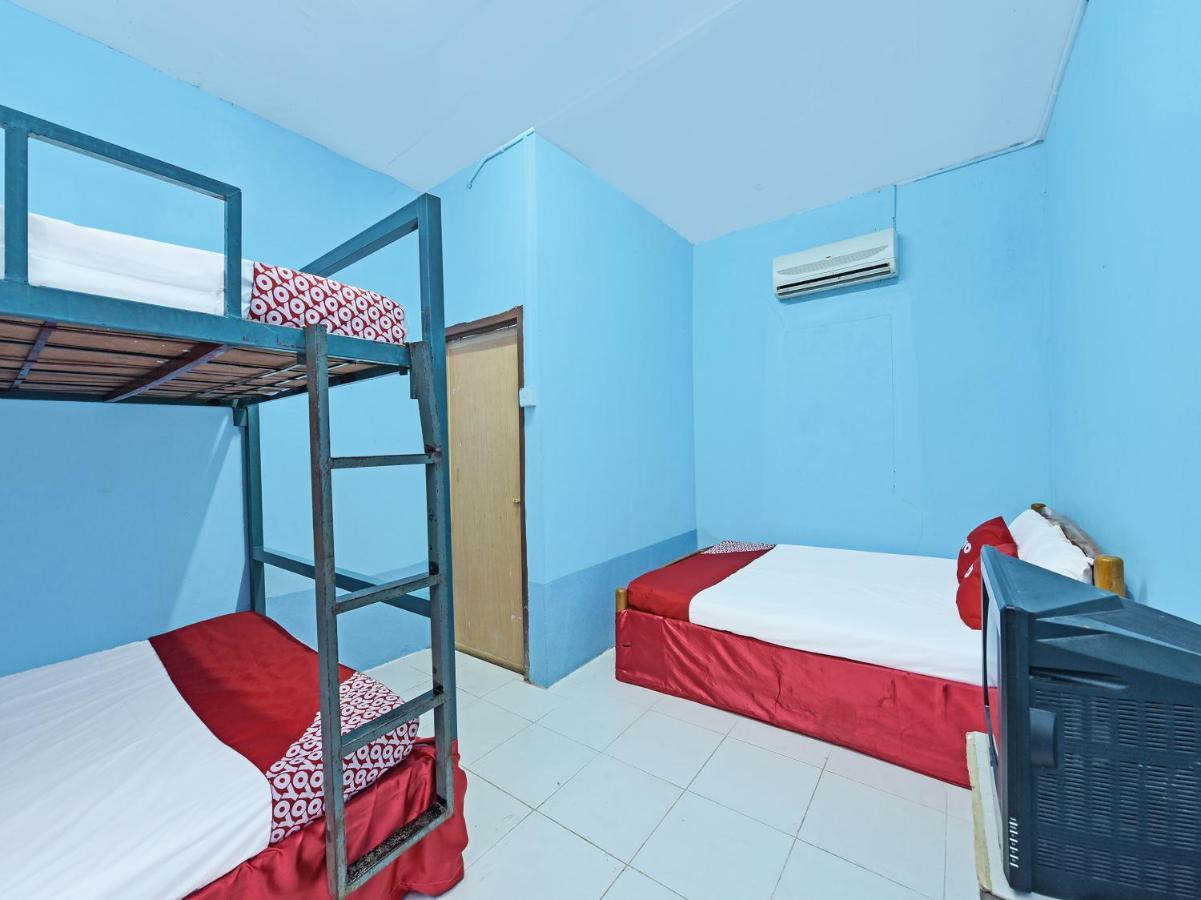 Oyo 90454 Haza Harmoni Guesthouse コタバル エクステリア 写真