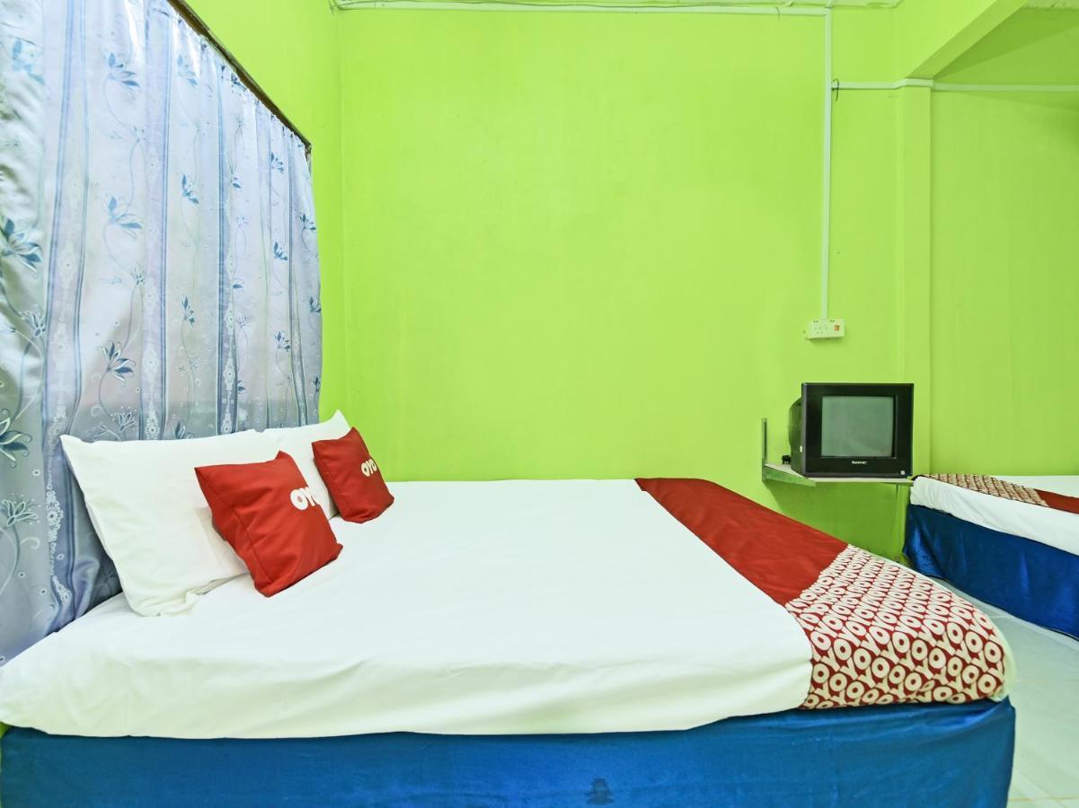 Oyo 90454 Haza Harmoni Guesthouse コタバル エクステリア 写真
