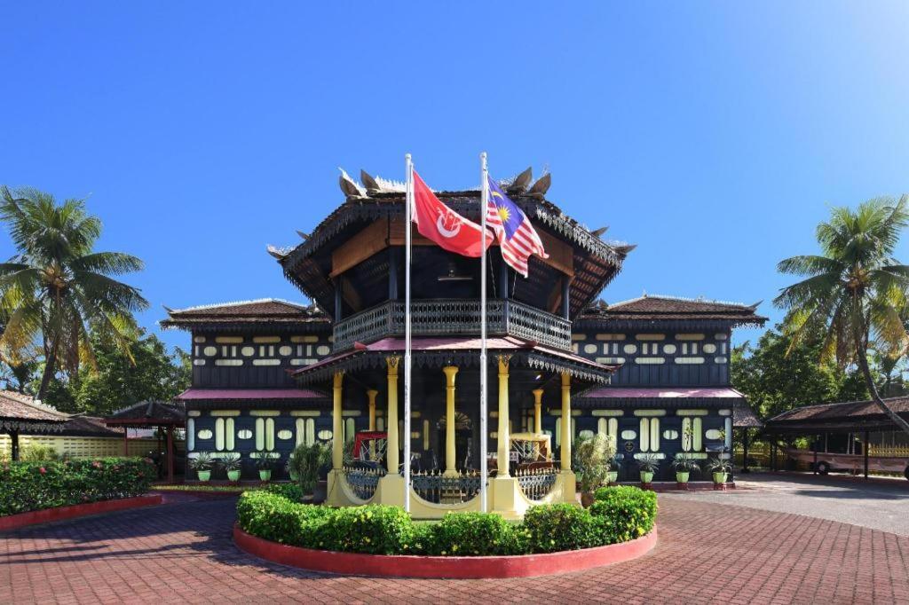 Oyo 90454 Haza Harmoni Guesthouse コタバル エクステリア 写真